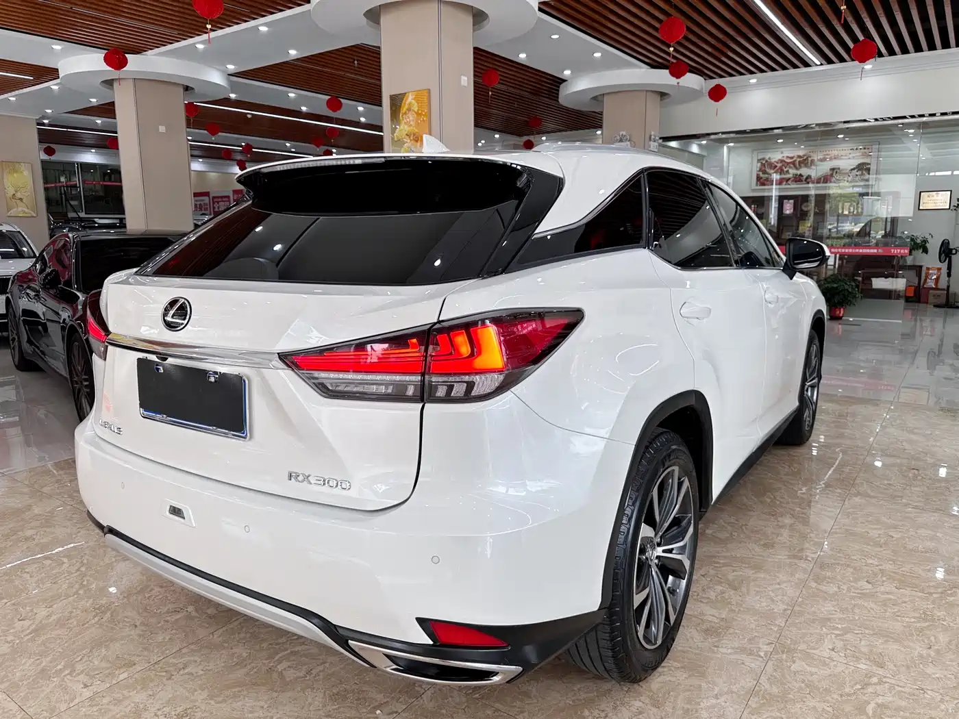Lexus RX 2020 Facelift 300 AWD Elegance Edition фото 4