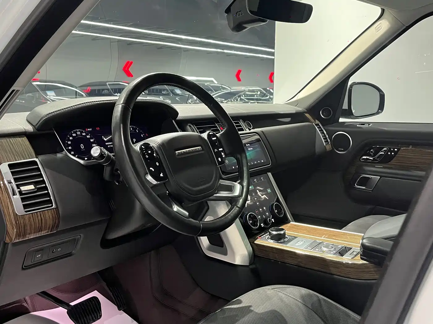 Land Rover Range Rover 2018 3.0 SC V6 Vogue Heritage Edition фото 8