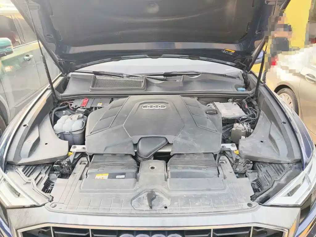 Фото 3 - Audi Q8