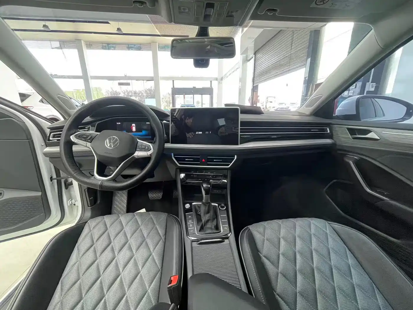 Volkswagen Sagitar 2023 280TSI DSG Beyond Lite фото 9