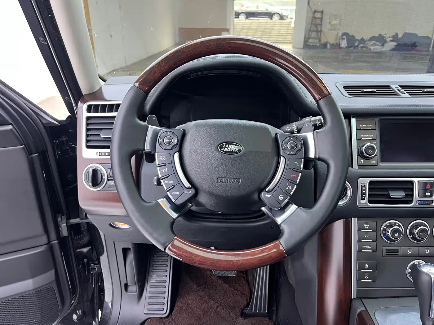 Land Rover Range Rover 2012 5.0 NA V8 фото 21