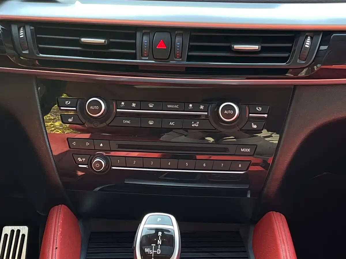 BMW X6 2017 xDrive35i Luxury фото 8