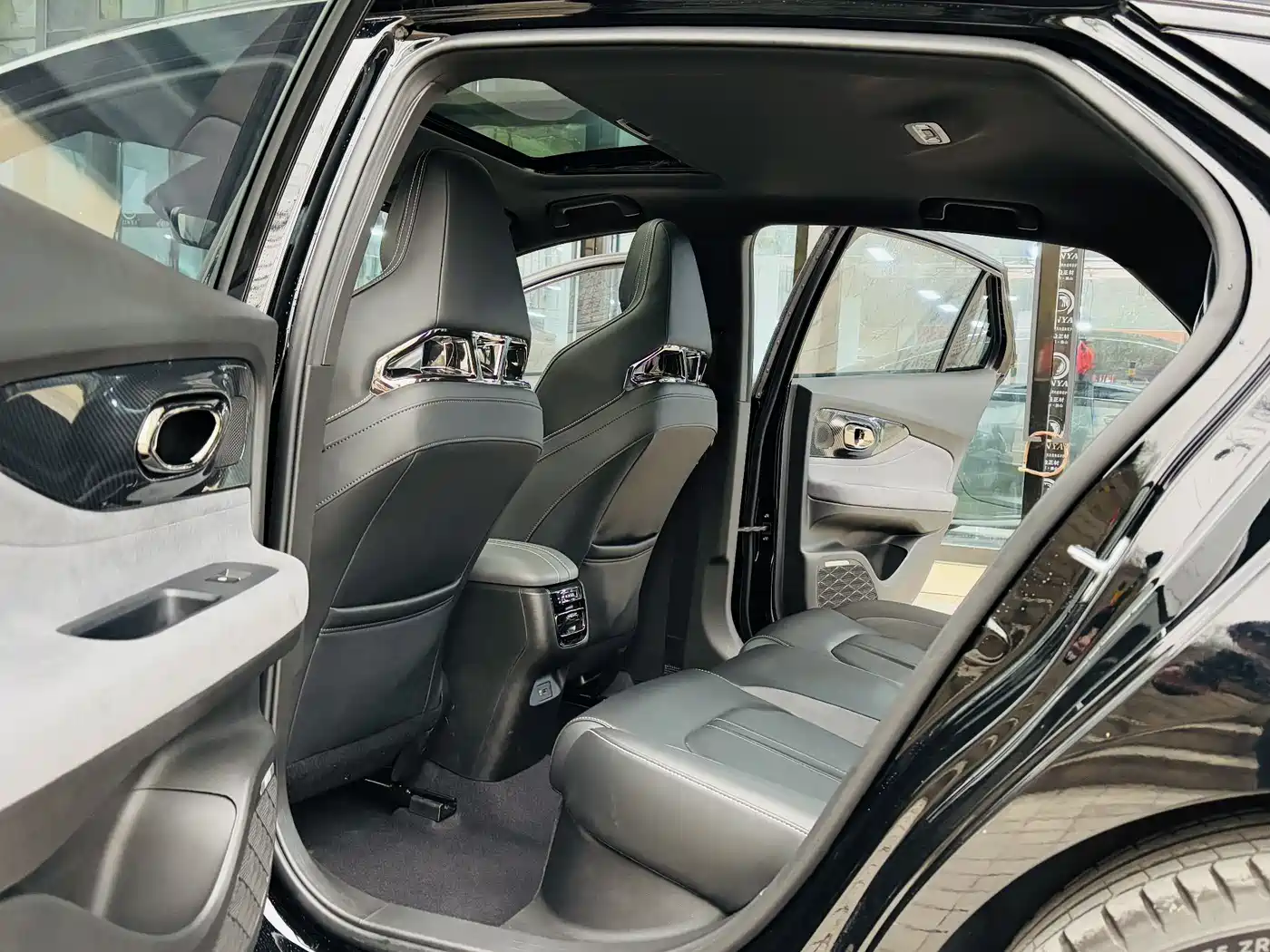 GAC Trumpchi Trumpchi Emkoo 2024 Model 400T Auto Shadow Leopard R MAX Edition фото 4