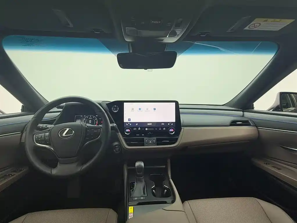 Lexus ES 2025 200 Ultimate Edition фото 4
