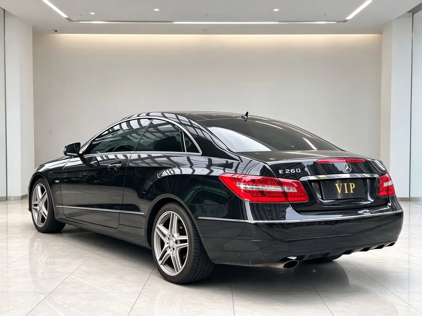 Фото 6 - Mercedes-Benz E-Class (Import)