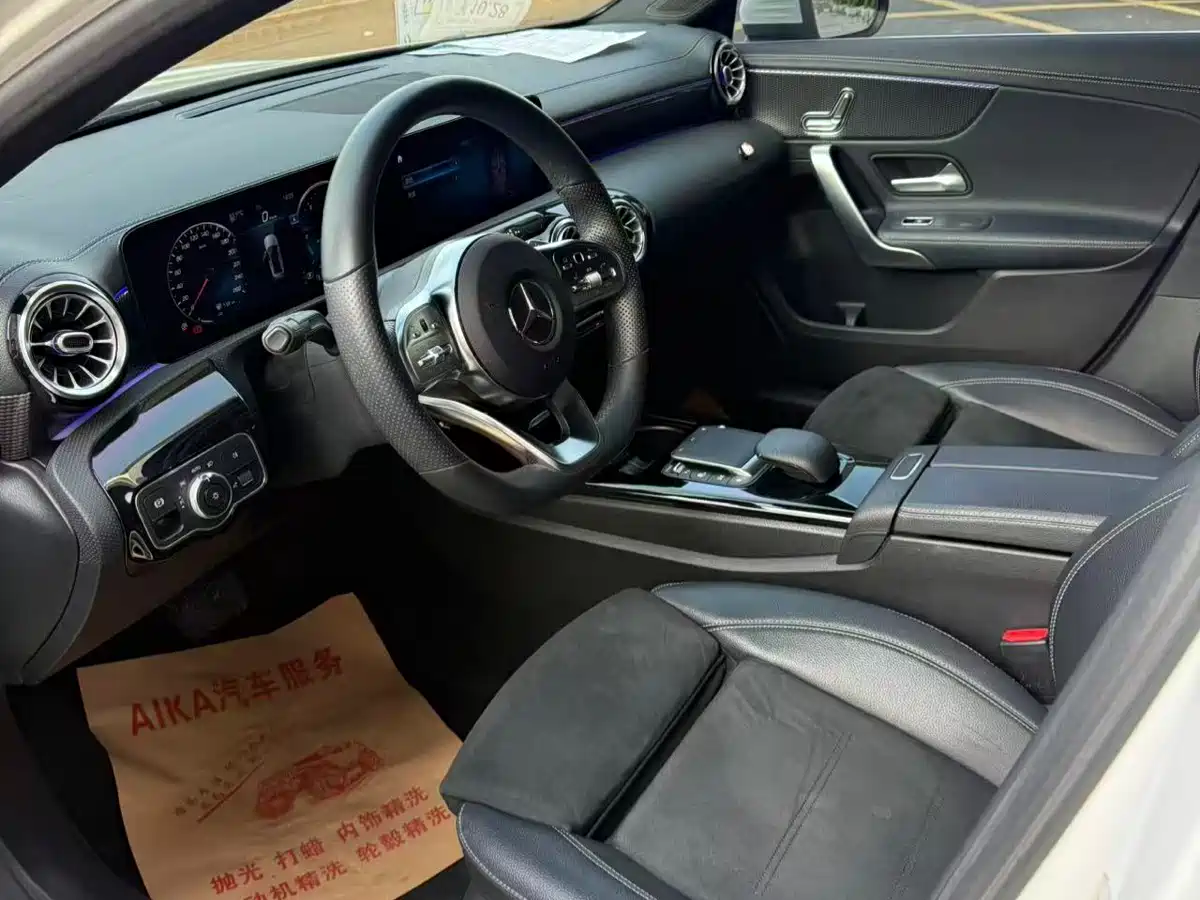 Mercedes-Benz A-Class 2021 A 200 L Sport Sedan Fashion Edition фото 4