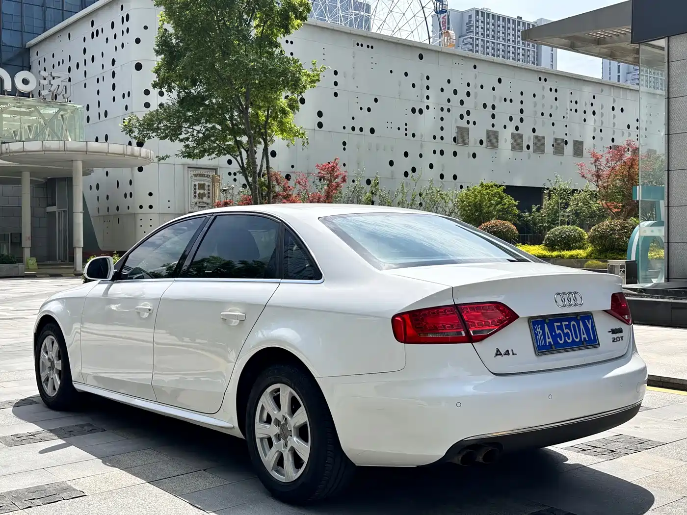 Audi A4L 2011 2.0 TFSI Standard фото 6