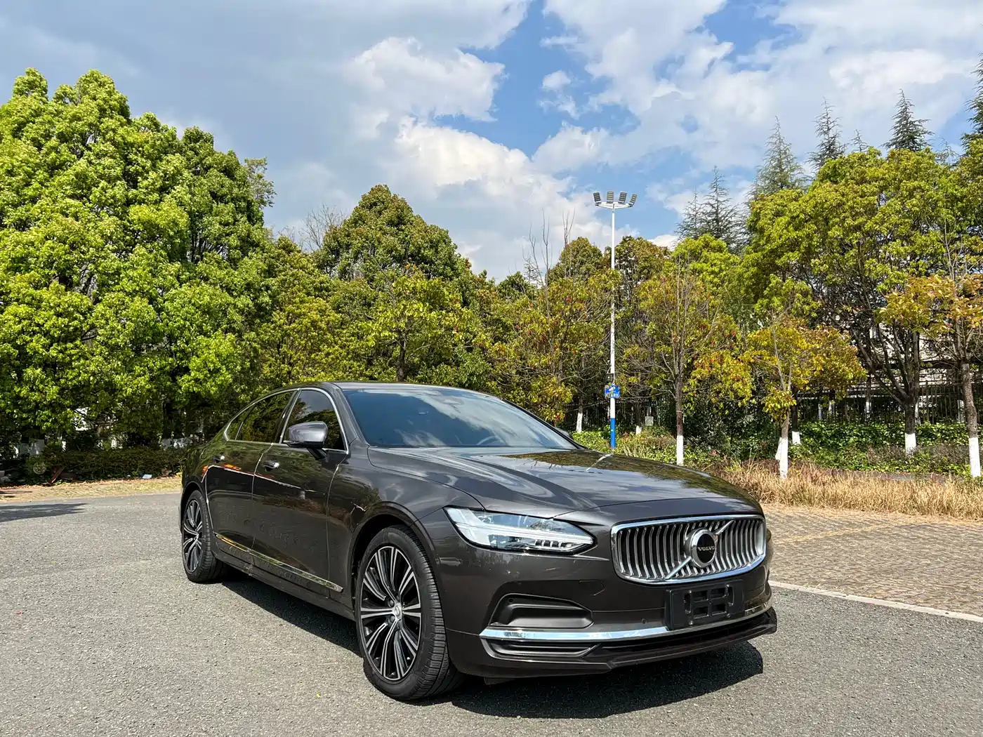 VOLVO S90