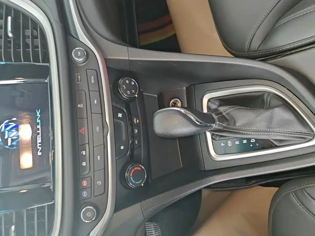 Фото 14 - Buick Excelle