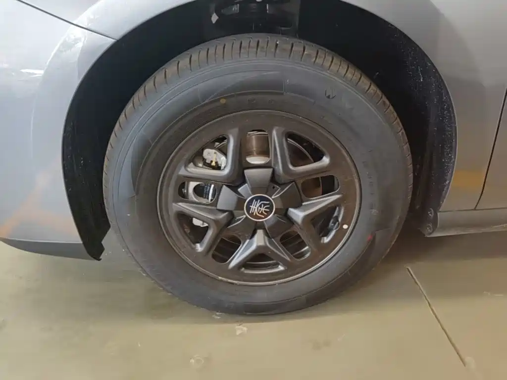 BYD Qin PLUS 2026 2026 DM-i Smart Edition 128KM Progressive