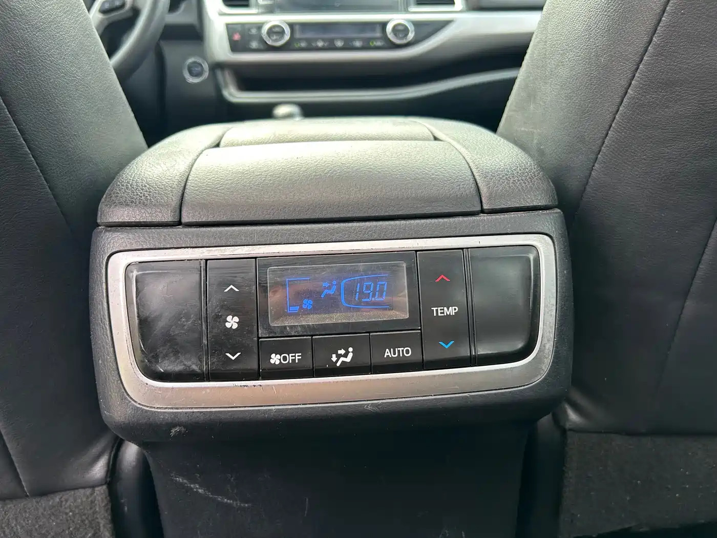 Toyota Highlander 2018 2.0T 4WD Luxury 7-seater China VI фото 19