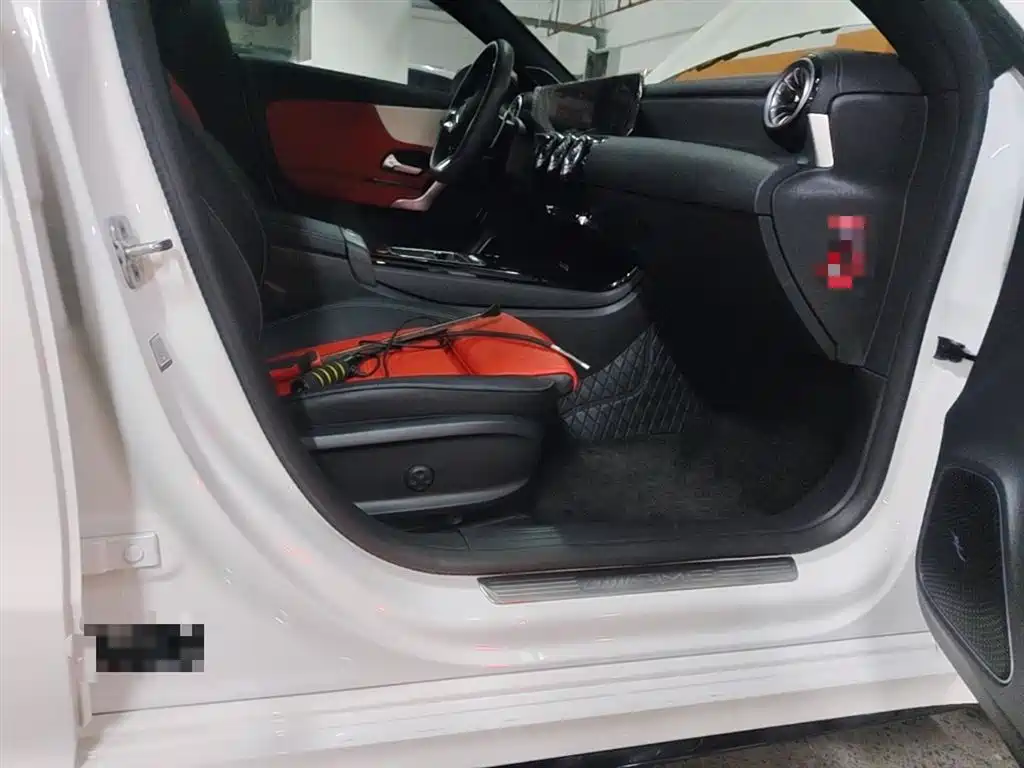 Mercedes-Benz CLA AMG 2024 Facelift AMG CLA 35 4MATIC фото 11