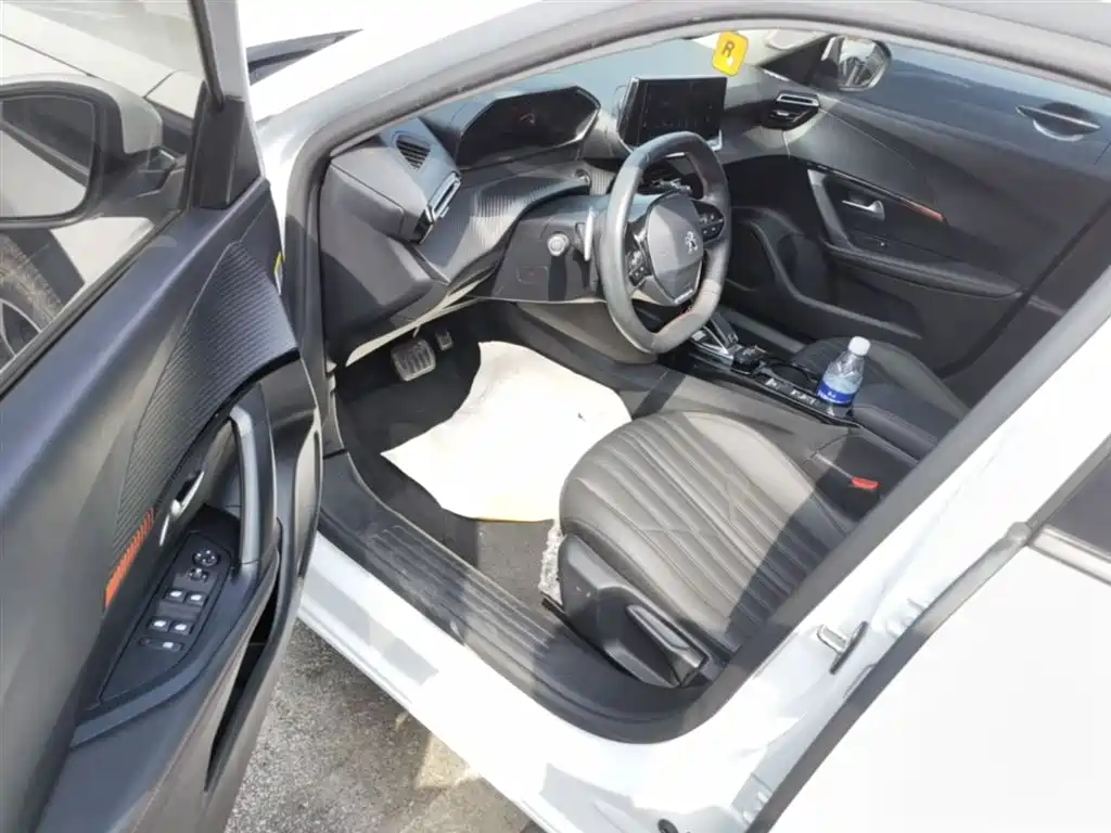 Peugeot 2008 2022 230THP THE ONE фото 23