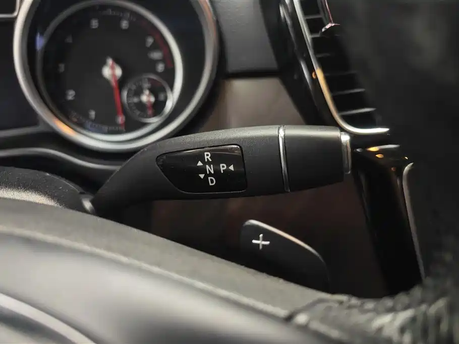 Mercedes-Benz GLE 2017 GLE 320 4MATIC Dynamic фото 16