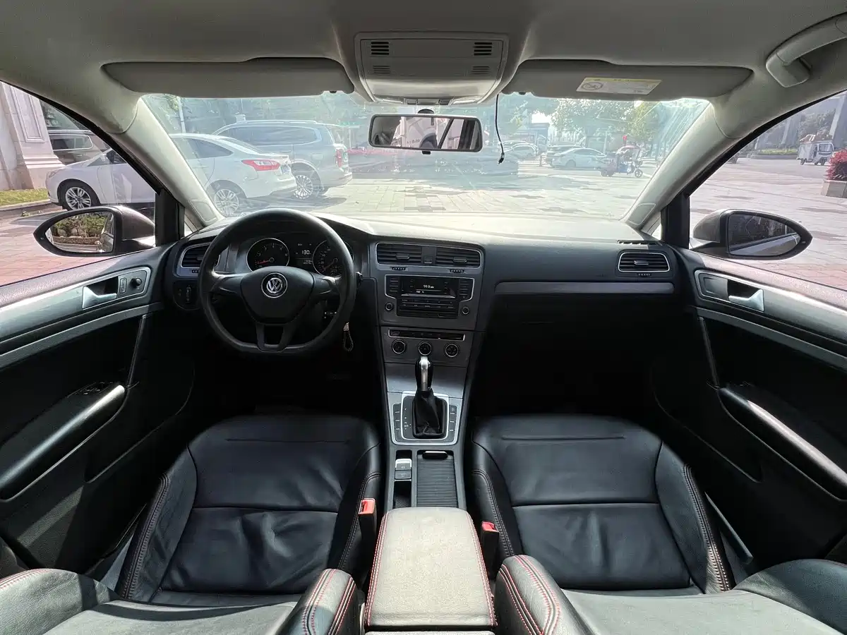 Volkswagen Golf 2015 1.6L Automatic Fashion фото 10
