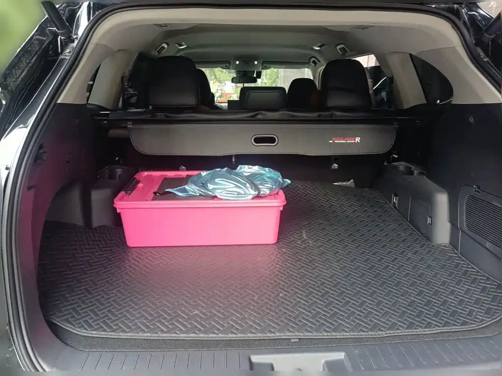 Photo 20 - Toyota Highlander