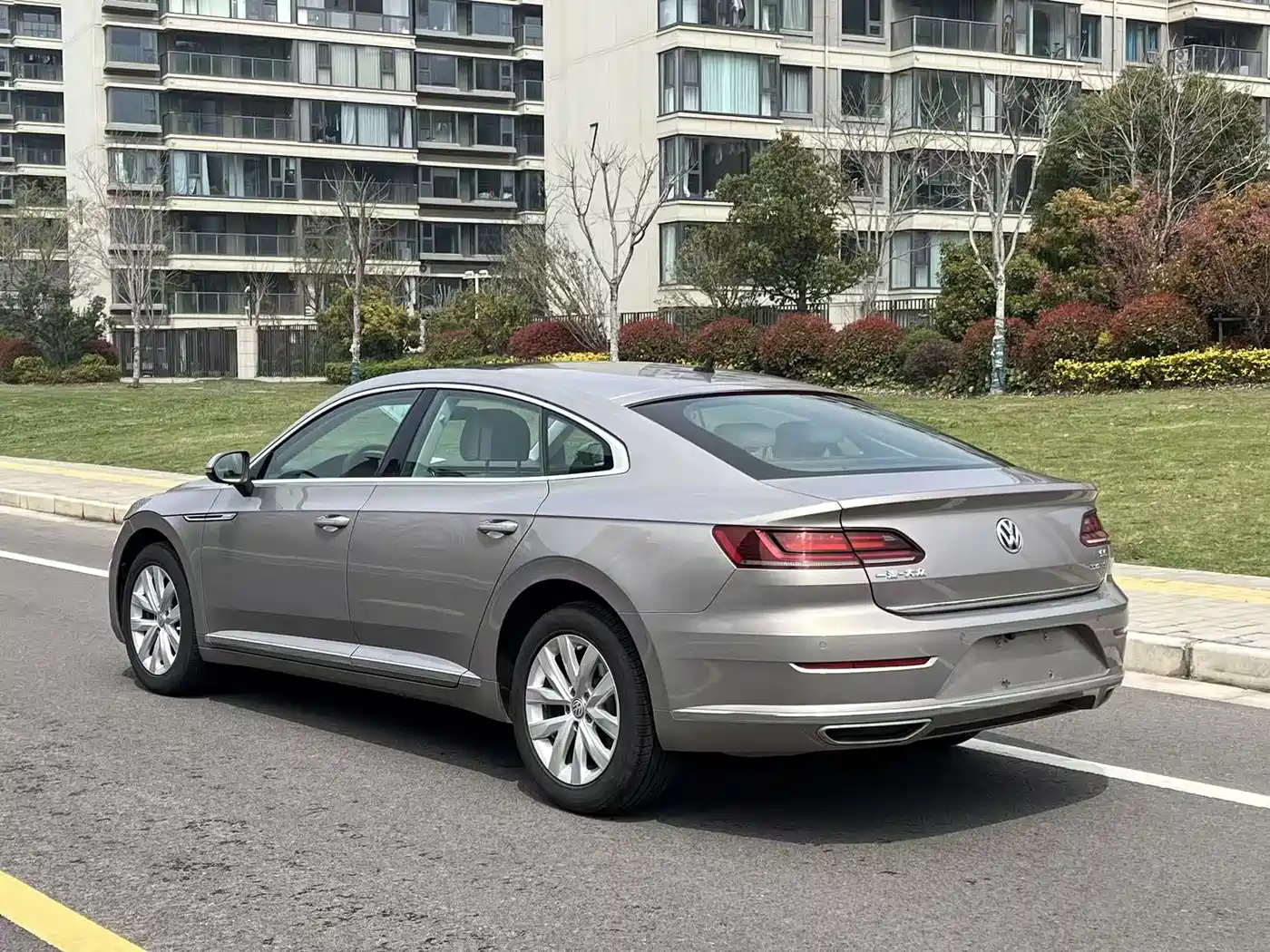 Volkswagen FAW-Volkswagen CC 2019 330TSI Luxury Appearance (China V) фото 6