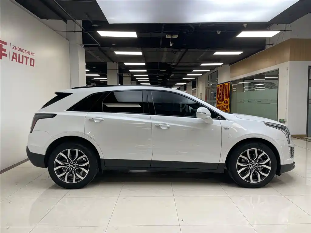 CADILLAC XT5