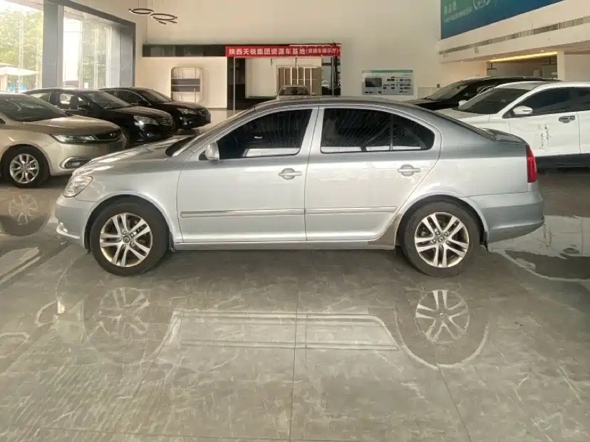 Škoda Octavia 2013 1.6L Automatic Prestige Edition фото 3