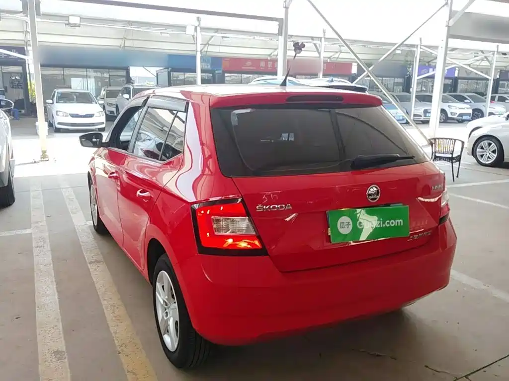 Škoda Fabia 2018 2017 1.4L Auto Car Enjoy Edition