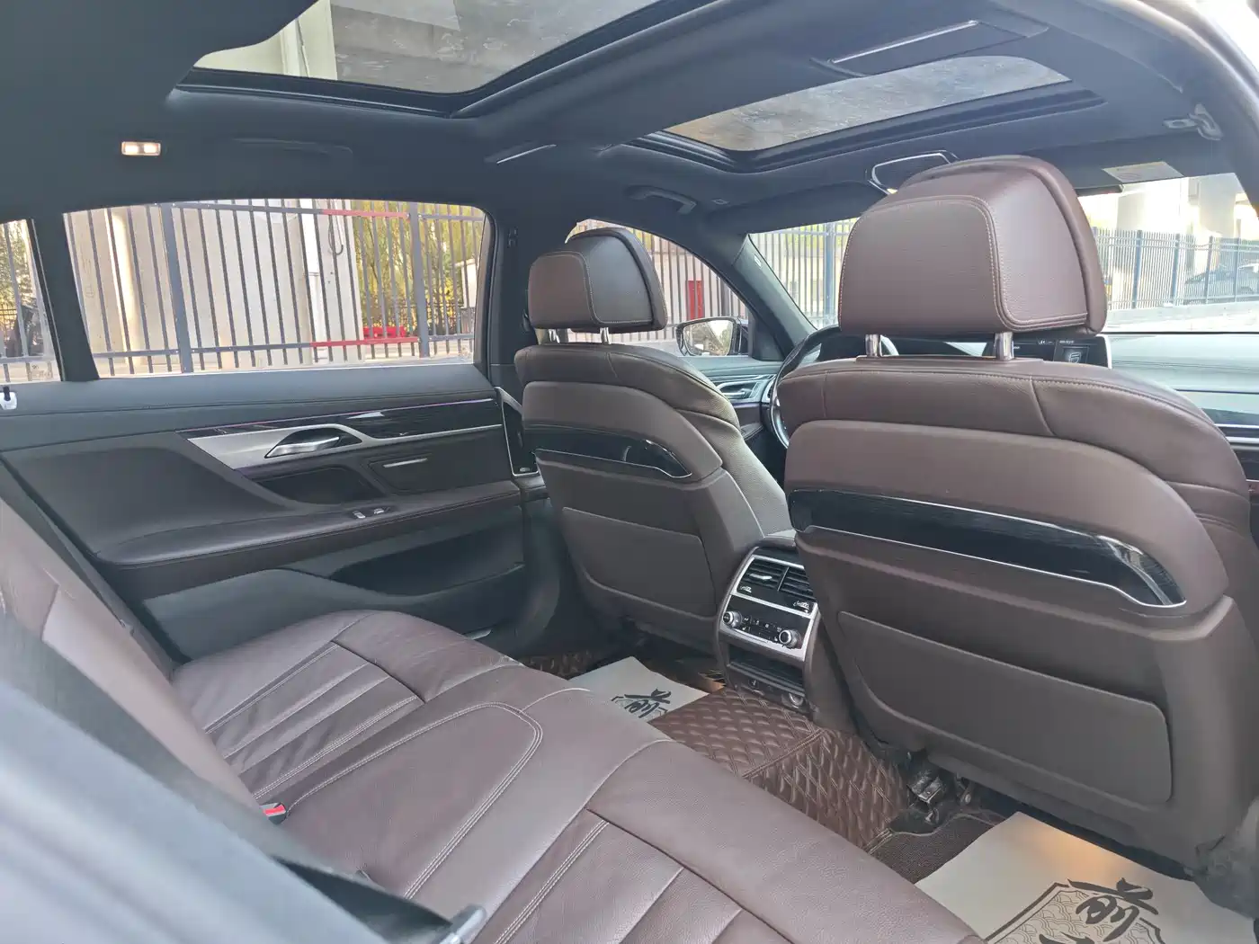BMW 7 Series 2018 730Li Leading Type M Sport Package фото 14