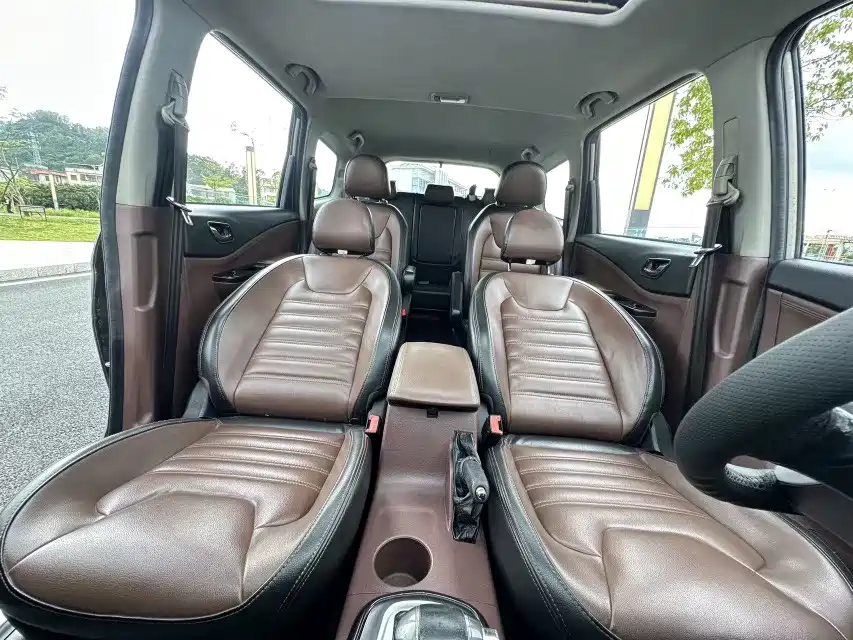 Dongfeng Fengxing Fengxing SX6 2017 2016 1.6L CVT Luxury