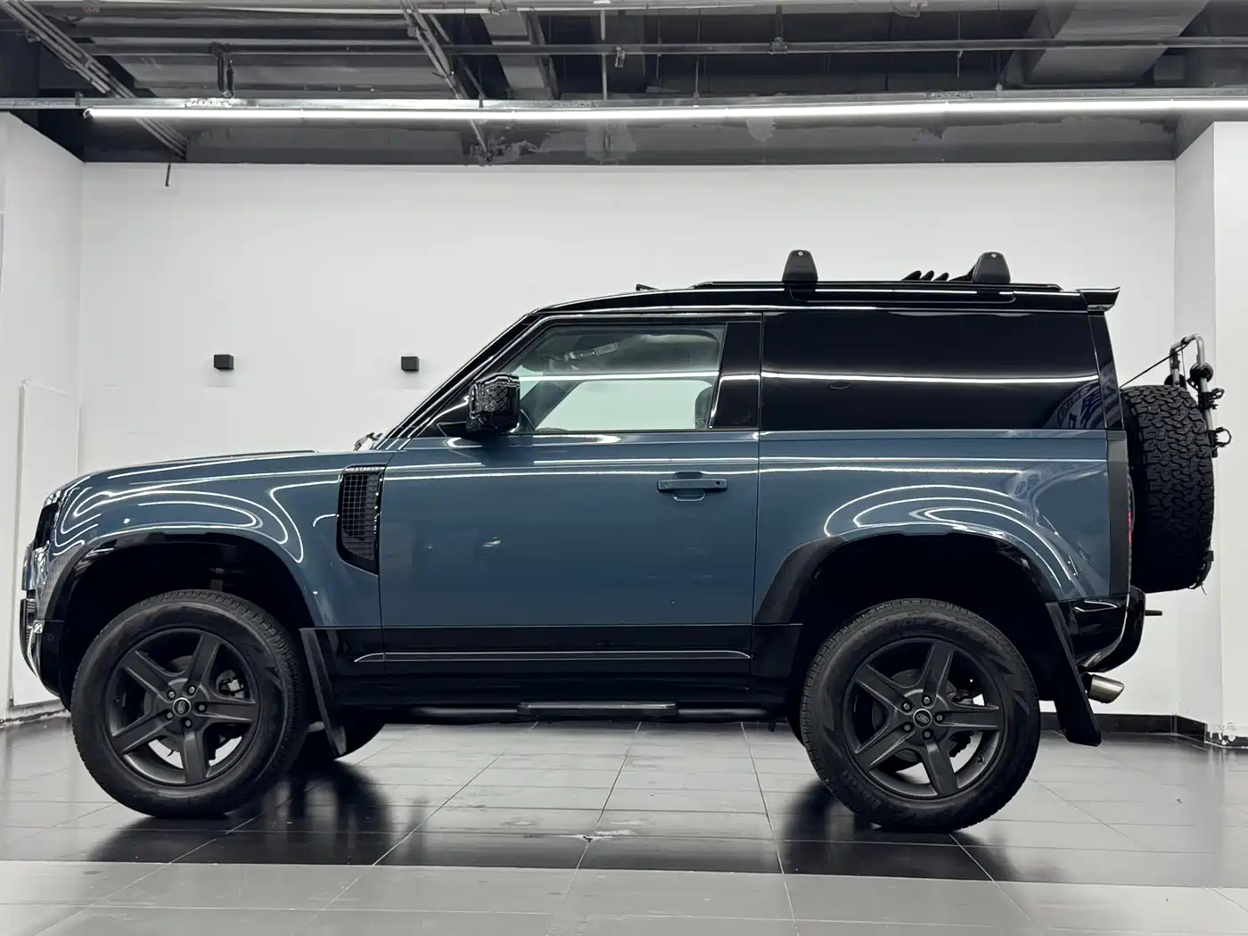 Land Rover Defender 2022 90 2.0T P300 X-DYNAMIC HSE фото 15