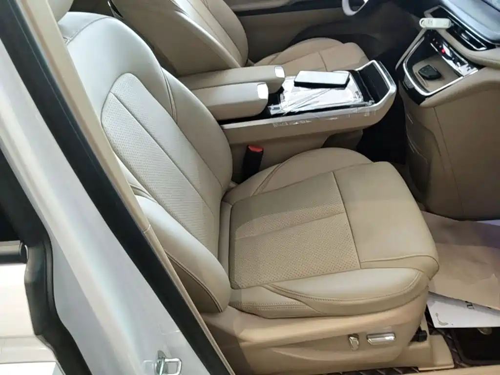 Photo 25 - Buick GL8