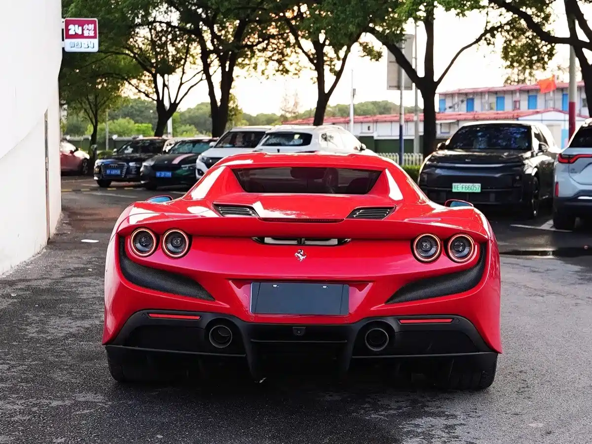 Ferrari F8 2021 2020 Spider 3.9T V8