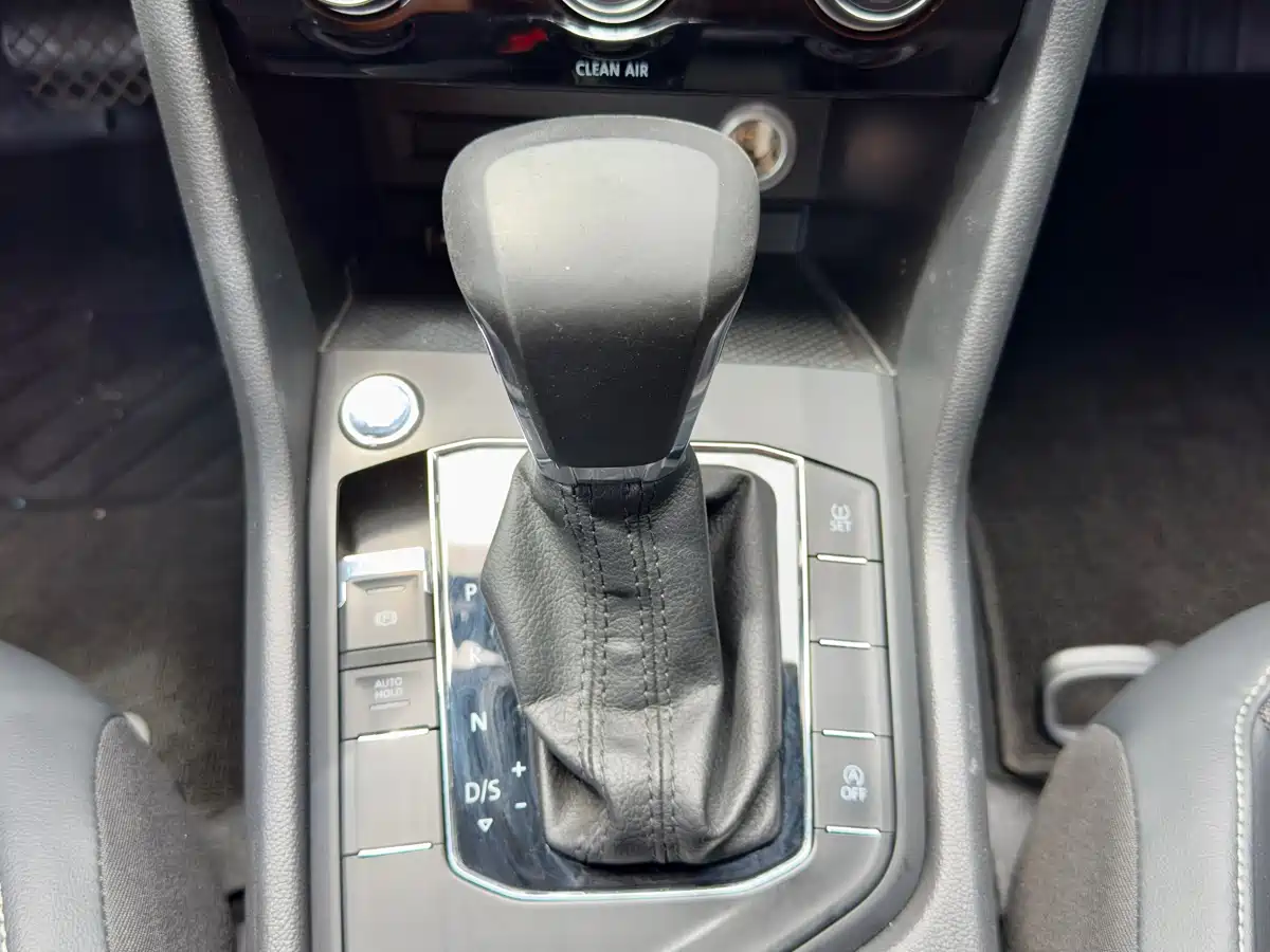 Volkswagen Tiguan L 2017 330TSI Automatic 2WD Trend Edition фото 17