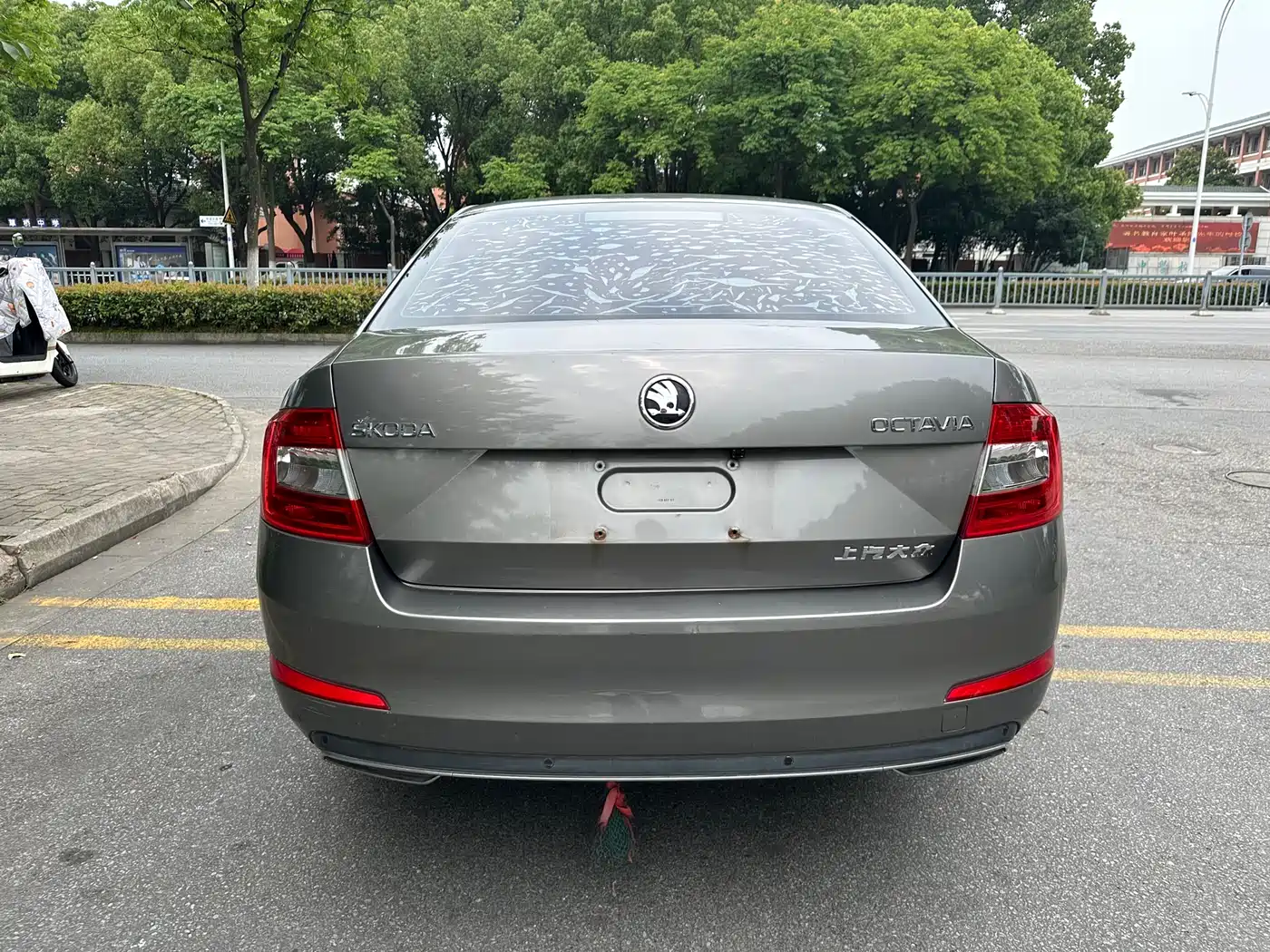 Škoda Octavia 2017 1.6L Automatic Pioneer Edition фото 6