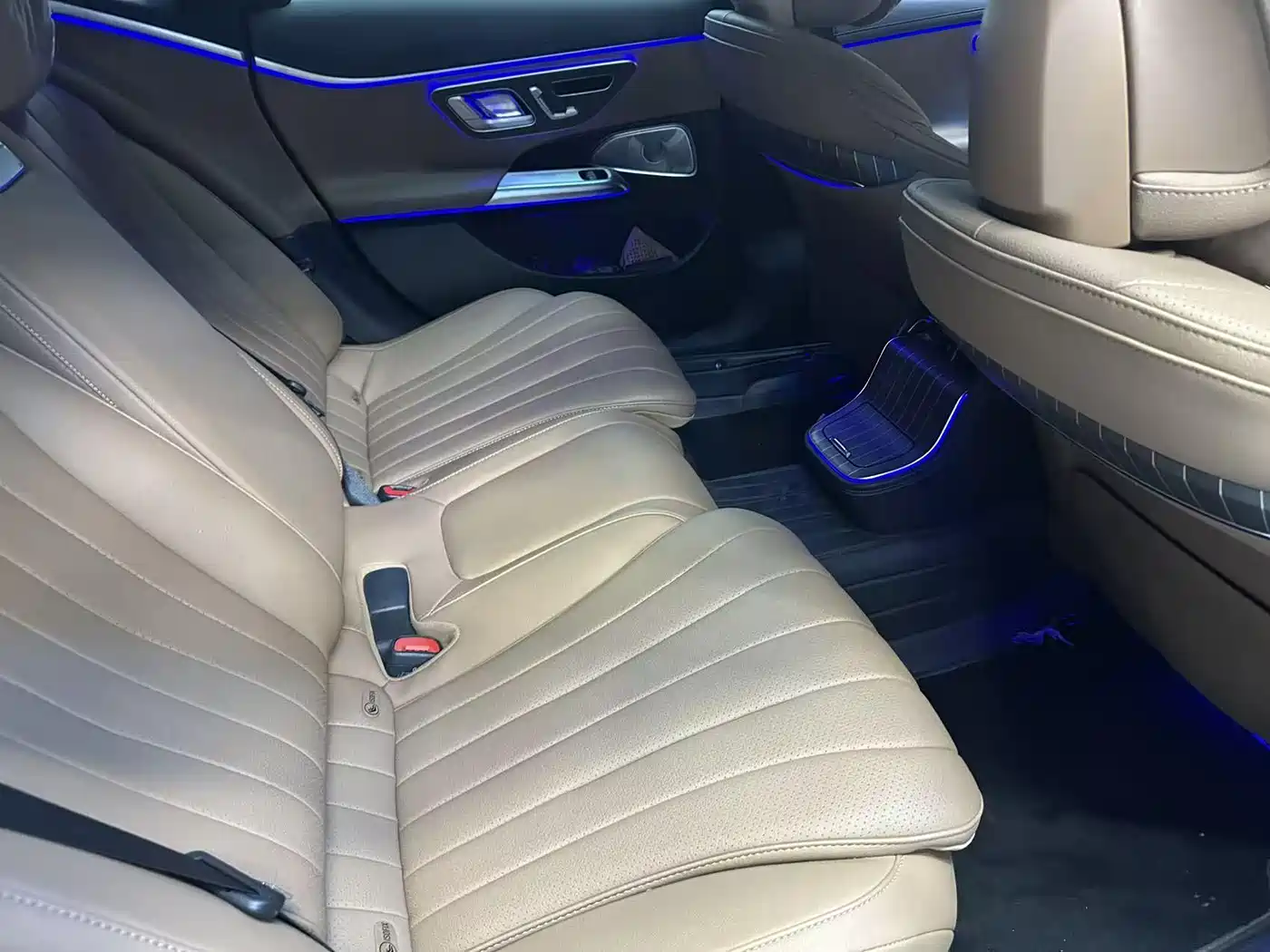 Mercedes-Benz E-Class 2025 E 300 L Luxury фото 5