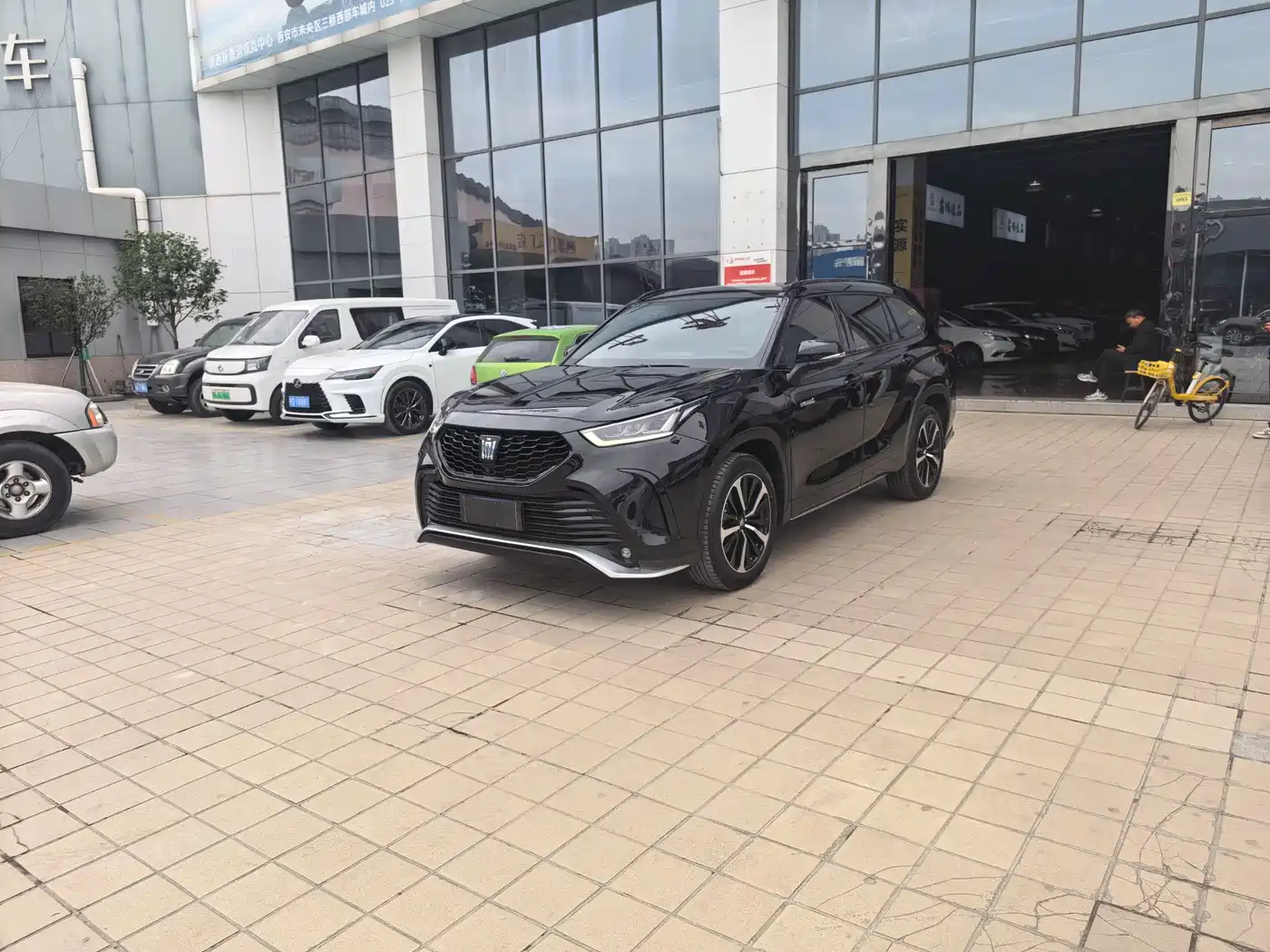 Toyota Crown Kluger 2023 2.5L HEV AWD Luxury Edition