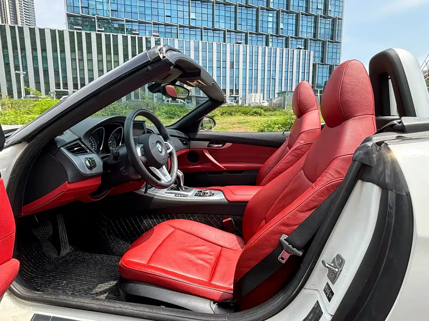 BMW Z4 2012 sDrive20i Leading фото 4