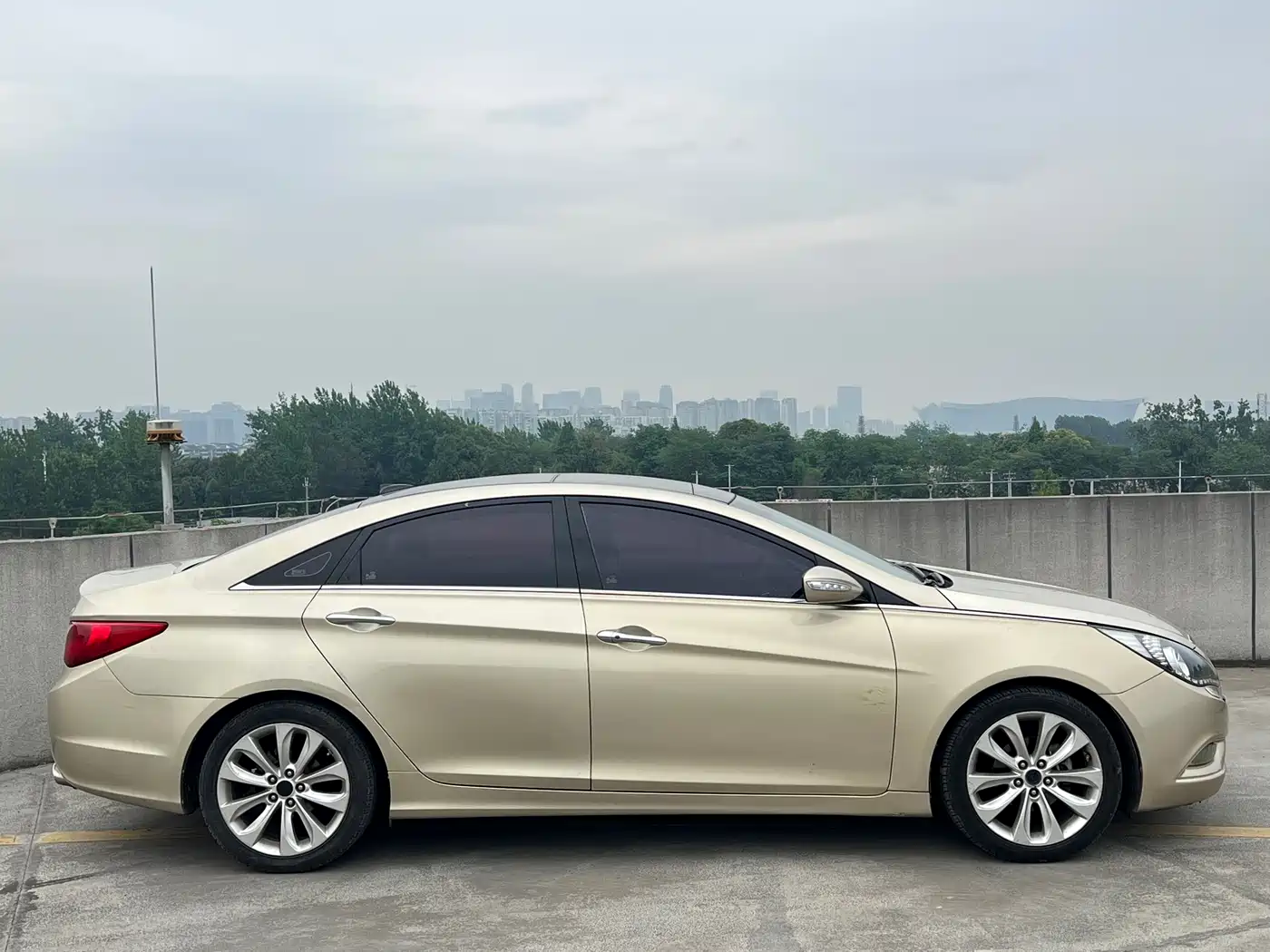 Hyundai Sonata 2011 2.4L Automatic Top Edition фото 8