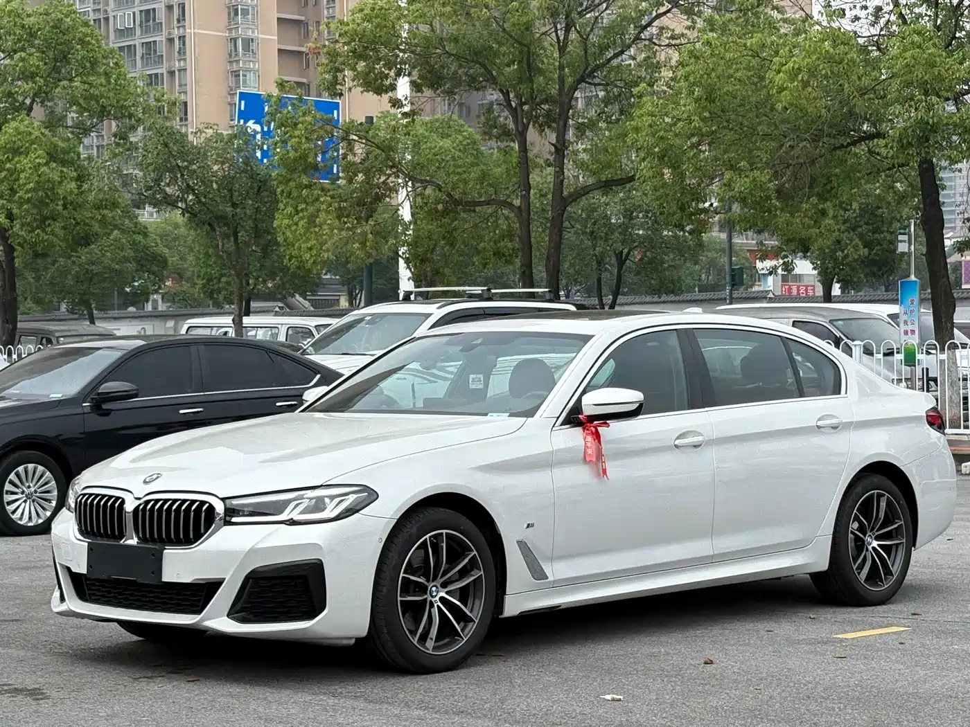 BMW 5 Series 2022 525Li M Sport Package