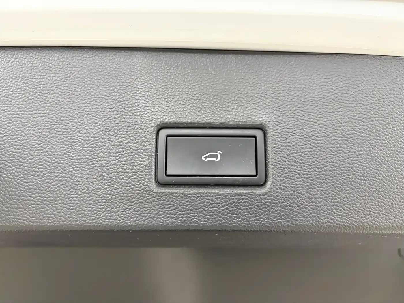 VOLKSWAGEN T ROC EXPLORING SONGS