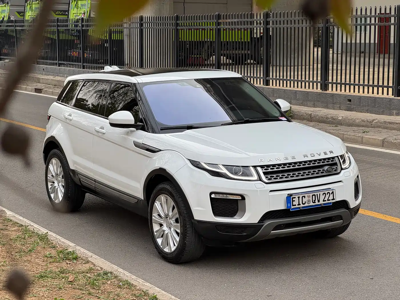 Land Rover Range Rover Evoque 2017 2.0T SE Smart Shine Edition фото 17