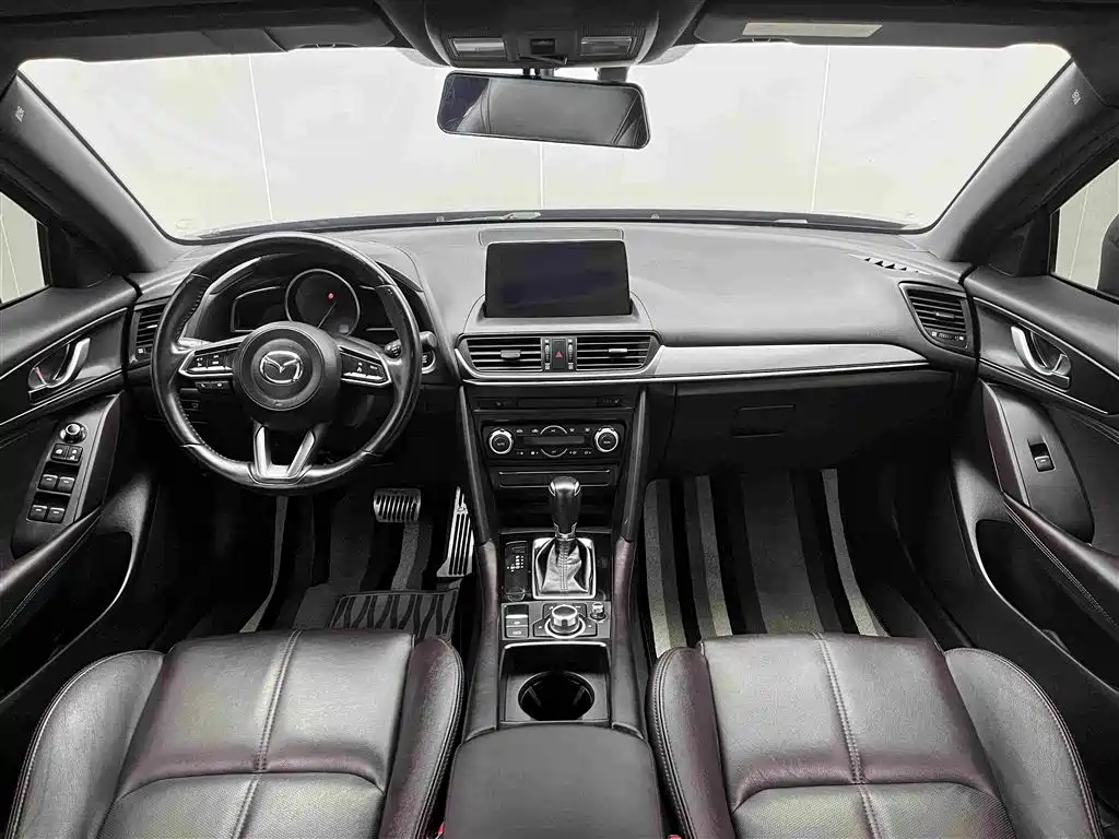 Photo 9 - Mazda CX-4
