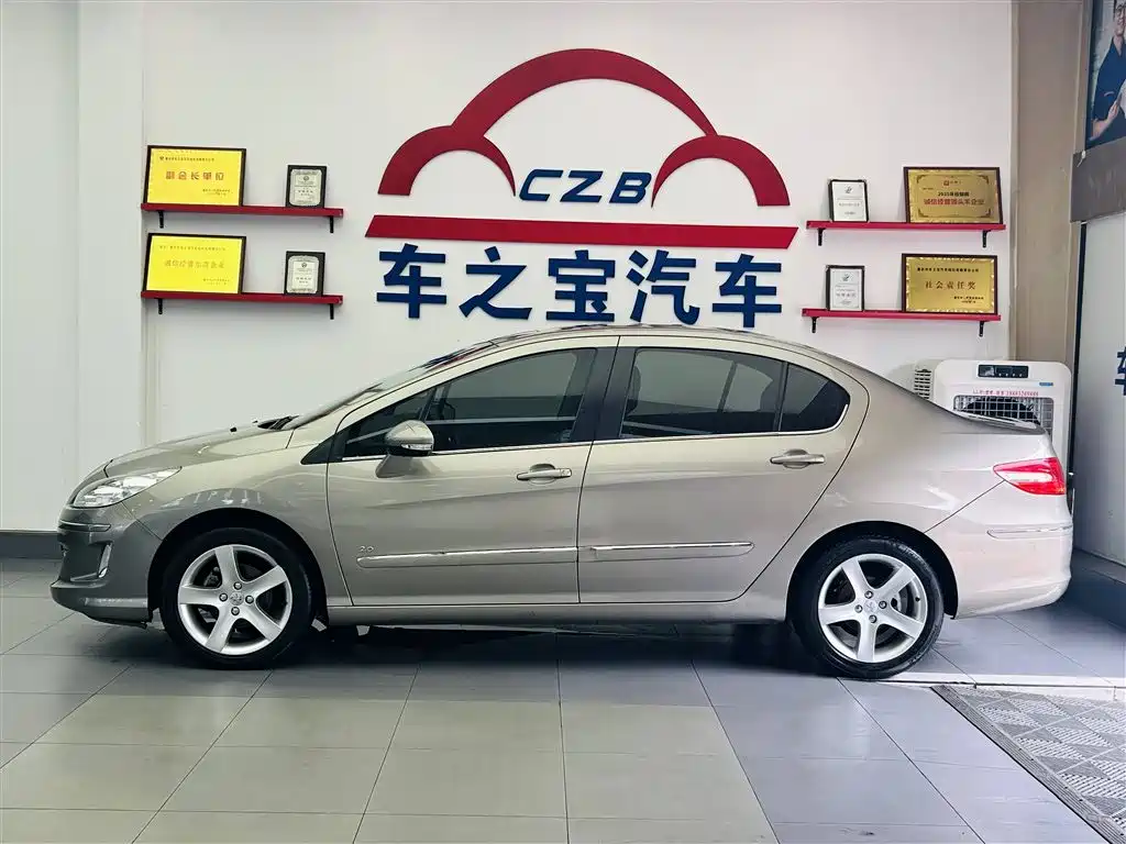 Peugeot 408 2013 2.0L Automatic Comfort Edition фото 4