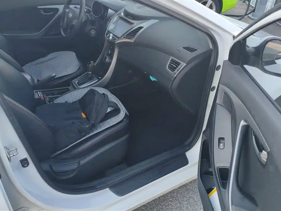 Hyundai Langdong 2015 1.6L Auto Trend фото 8