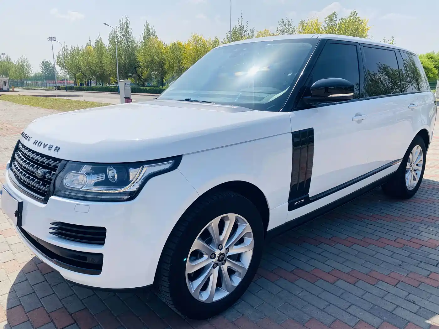 Land Rover Range Rover 2017 3.0 SC V6 Vogue LWB (Long Wheelbase)