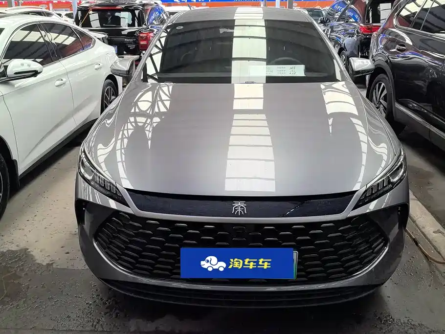 BYD Qin PLUS 2025 DM-i Smart Drive 55KM Leader фото 2