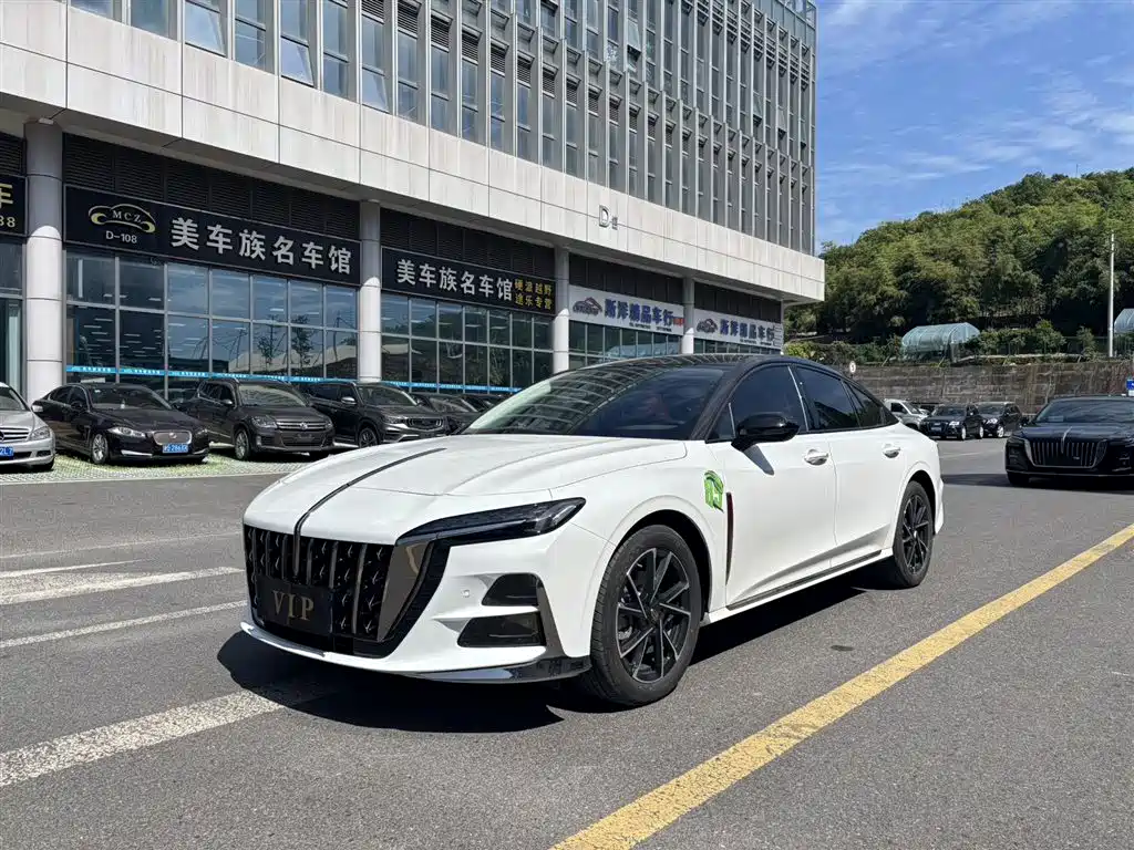 Hongqi H6 2024 Model 2.0T Elegance Edition фото 2