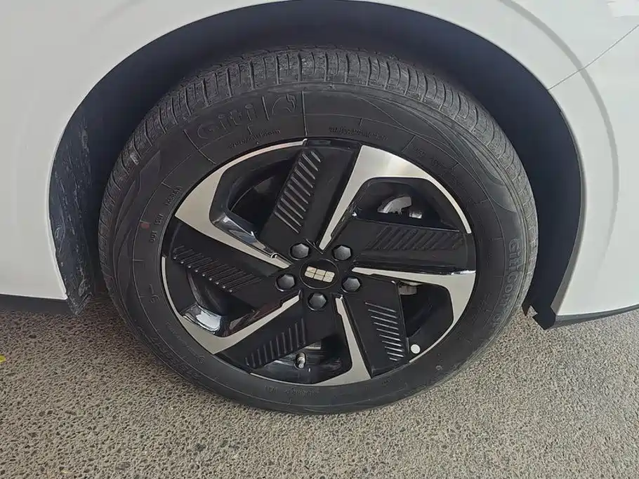 Geely Galaxy Galaxy L6 2025 2025 EM-i 140km Explorer+ Edition