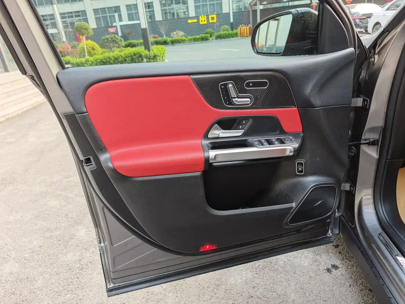 MERCEDES-BENZ GLB AMG