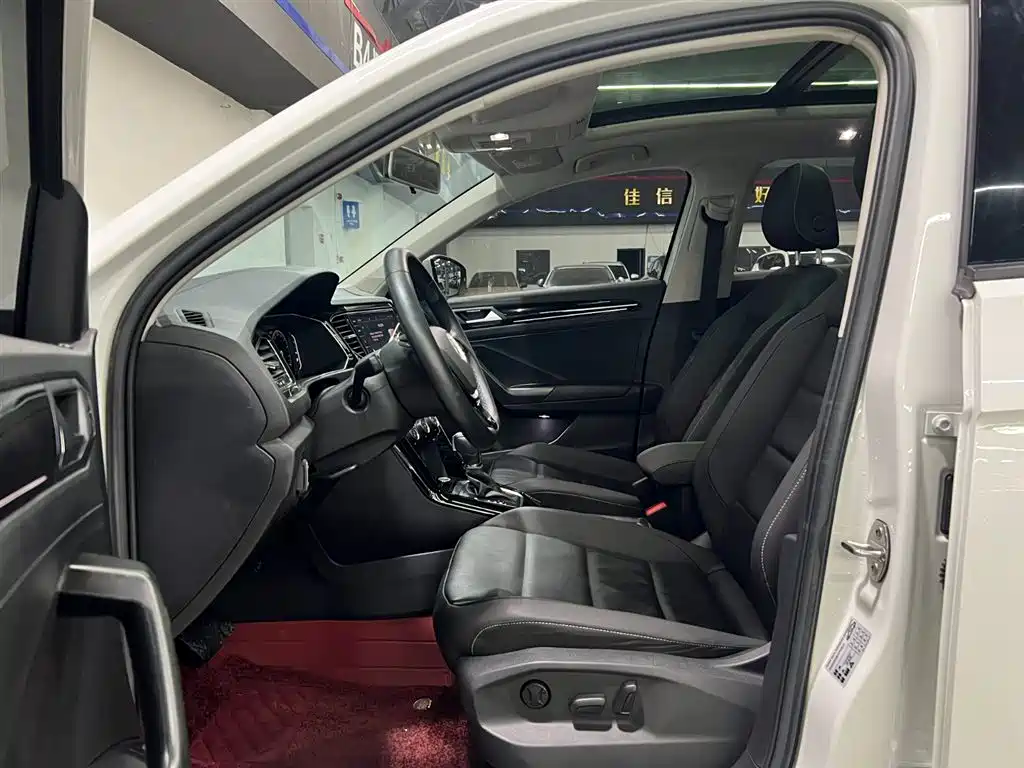 Volkswagen T-ROC 2022 280TSI DSG 2WD Comfort PLUS фото 9