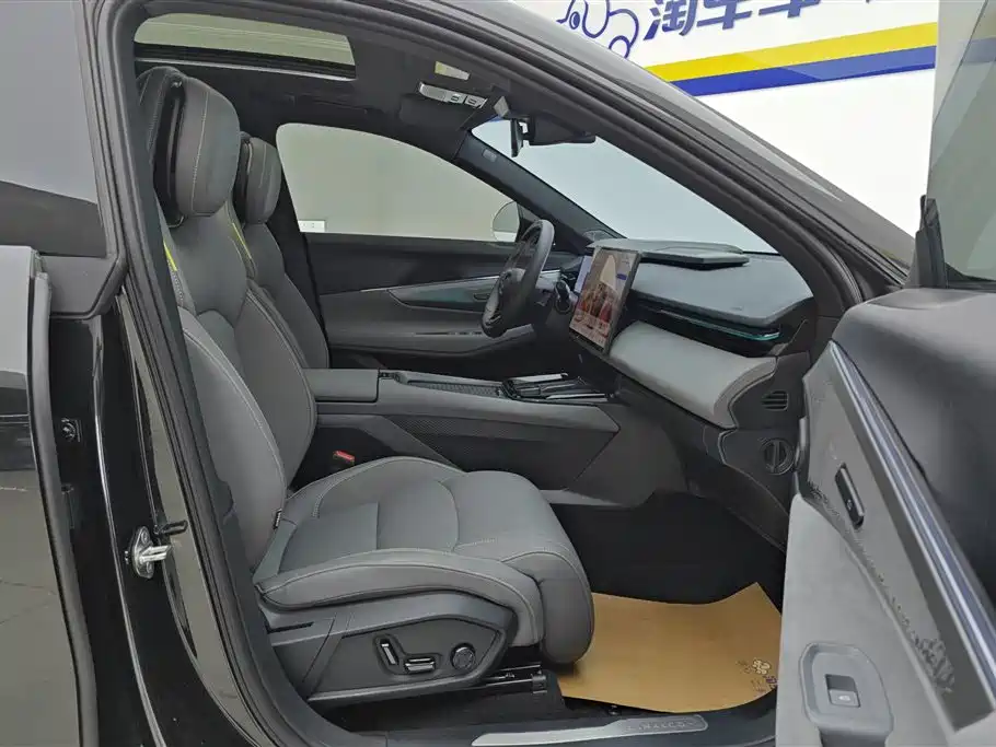 Lynk & Co 08 EM-P 2025 120km Long Range Pro фото 8