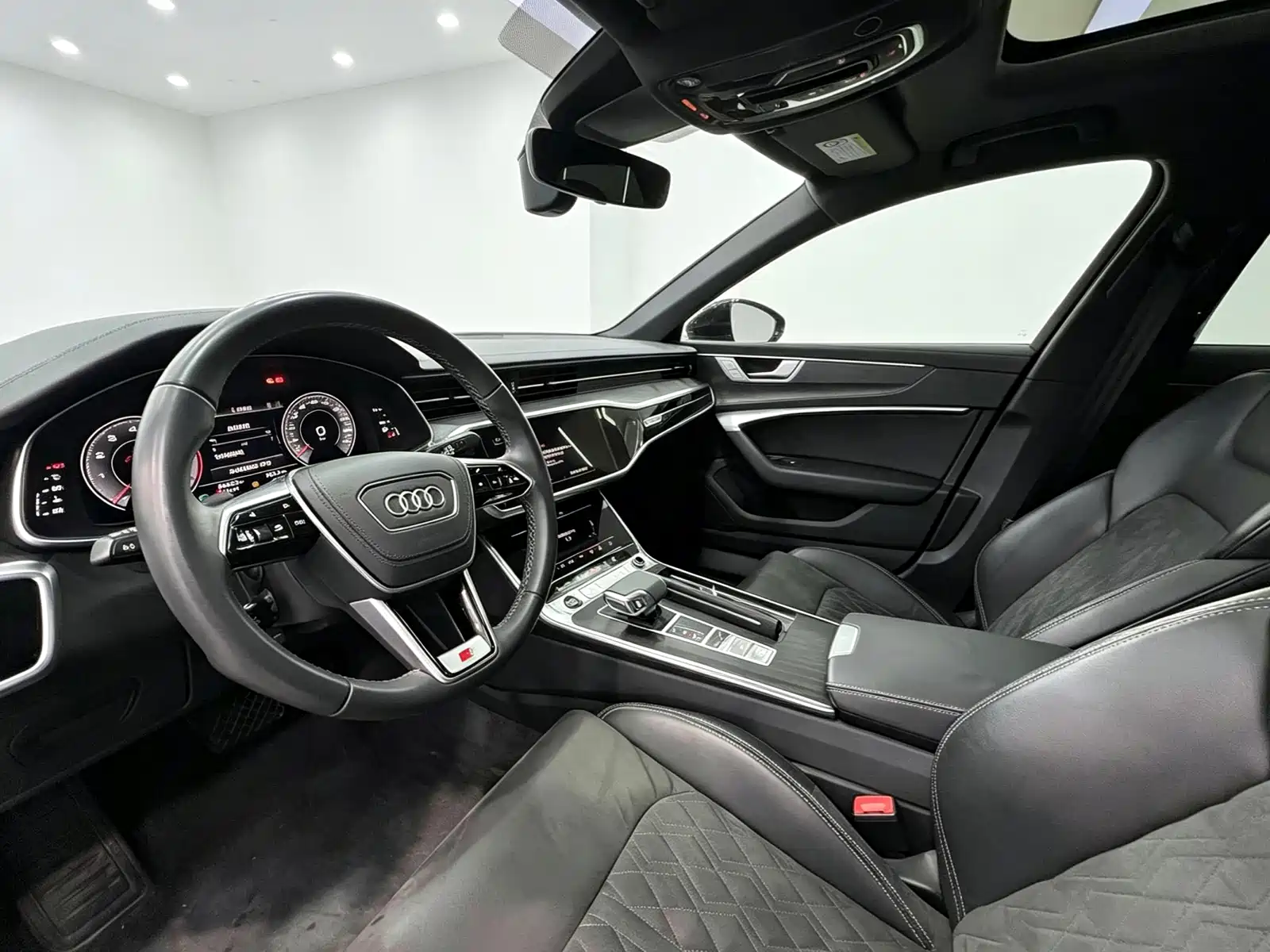 Photo 4 - Audi A6L