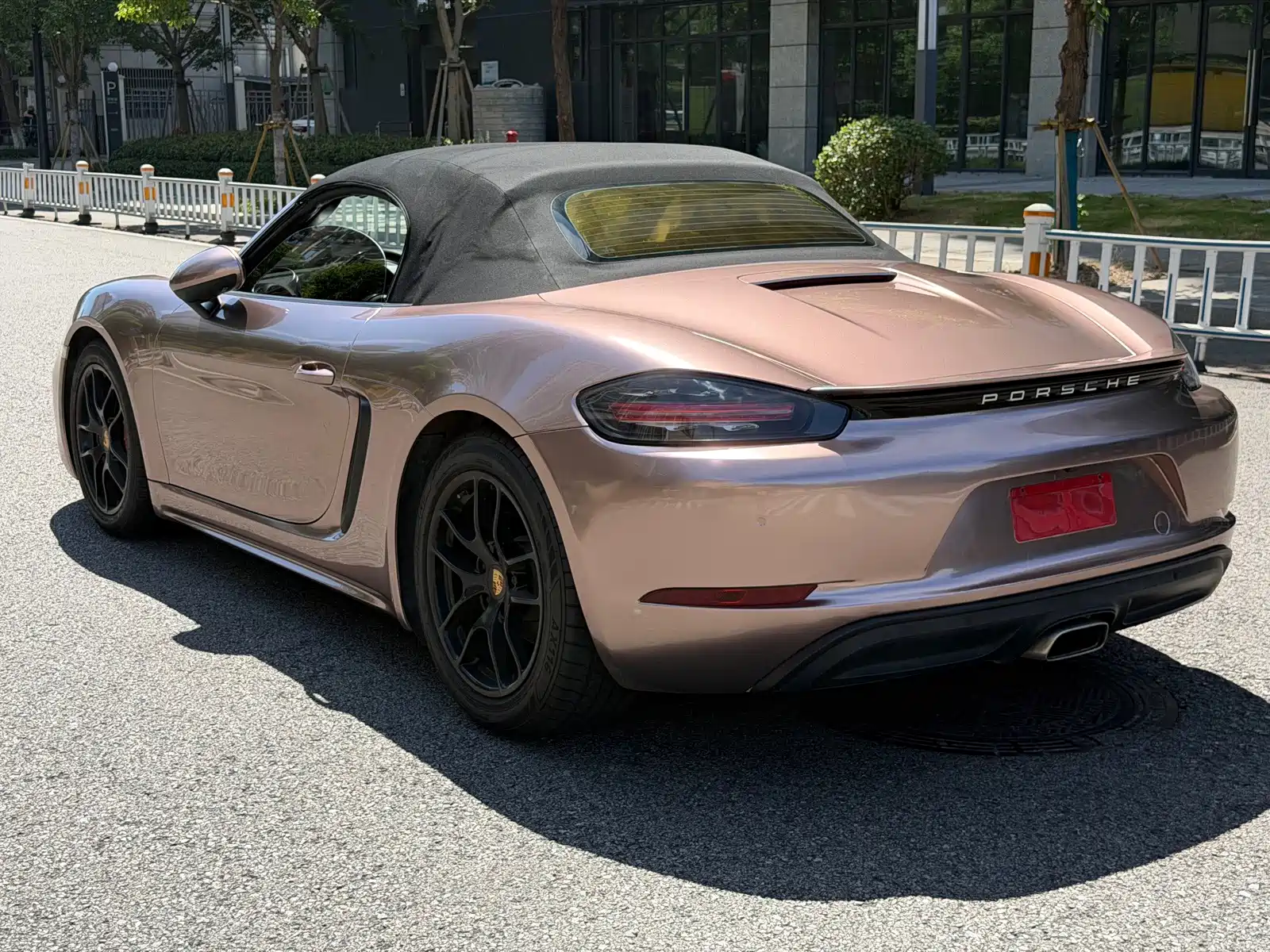 Photo 16 - Porsche 718